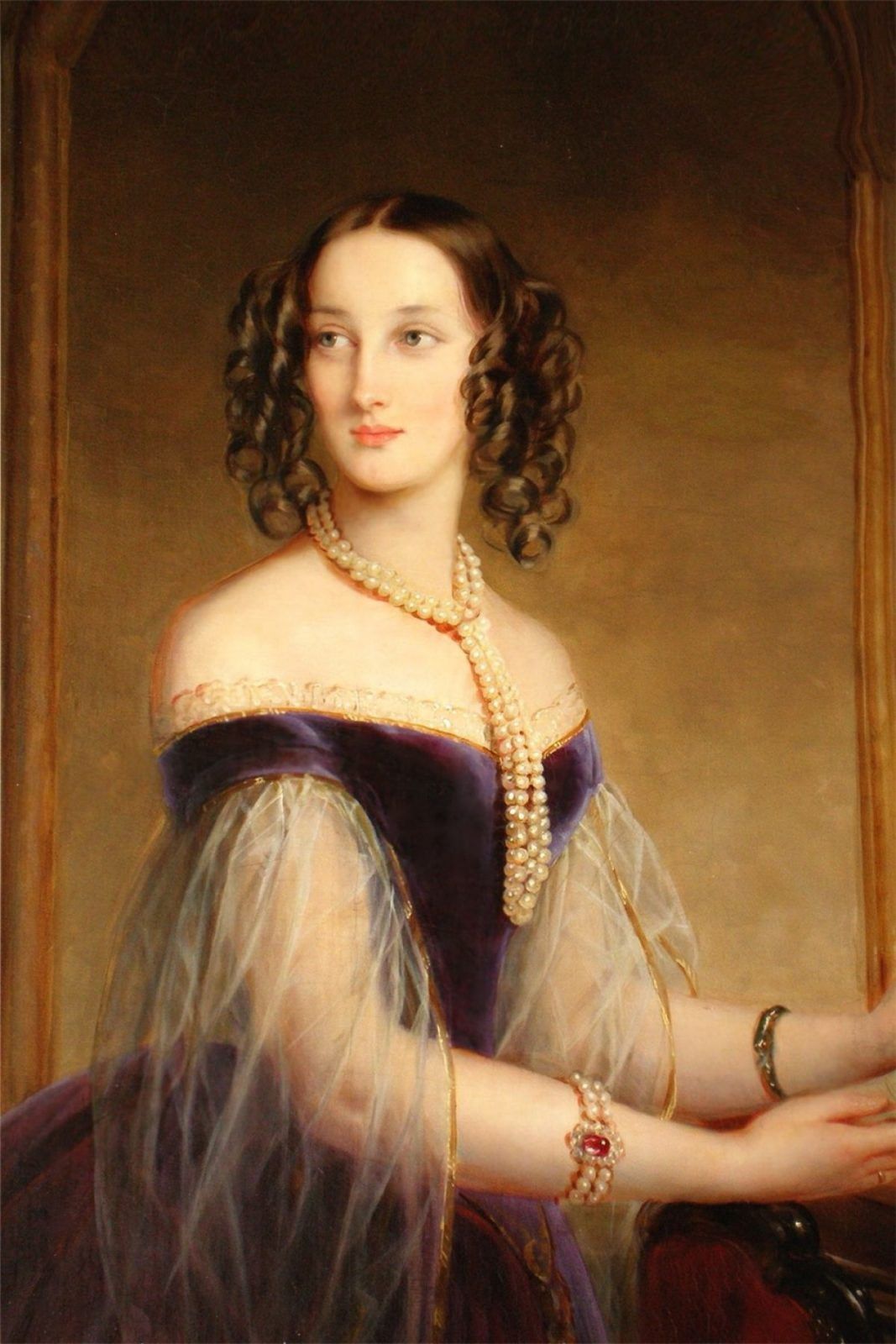 Великая Княгиня Мария Николаевна (18 августа 1819 - 21 февраля 1876) дочь Императора Николая I, сестрой Александра II и тётя Александра III. В 1839 году она вышла замуж за Максимилиана, герцога Лейхтенбергского. Она была коллекционером и президентом Императорской Академии художеств в Санкт-Петербурге.